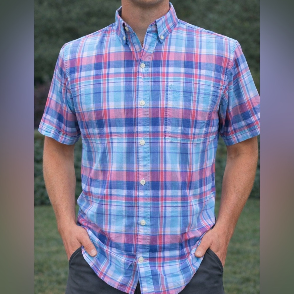 -Izod Saltwater Plaid Relaxed Classic S/S Button Down Shirt Men's Size Medium